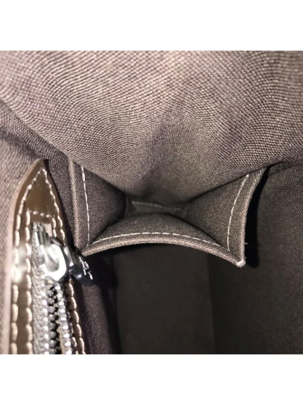 Louis Vuitton Taiga Shoulder Bag